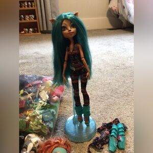 Monster High bundle. Including Isi Dawn Dancer.